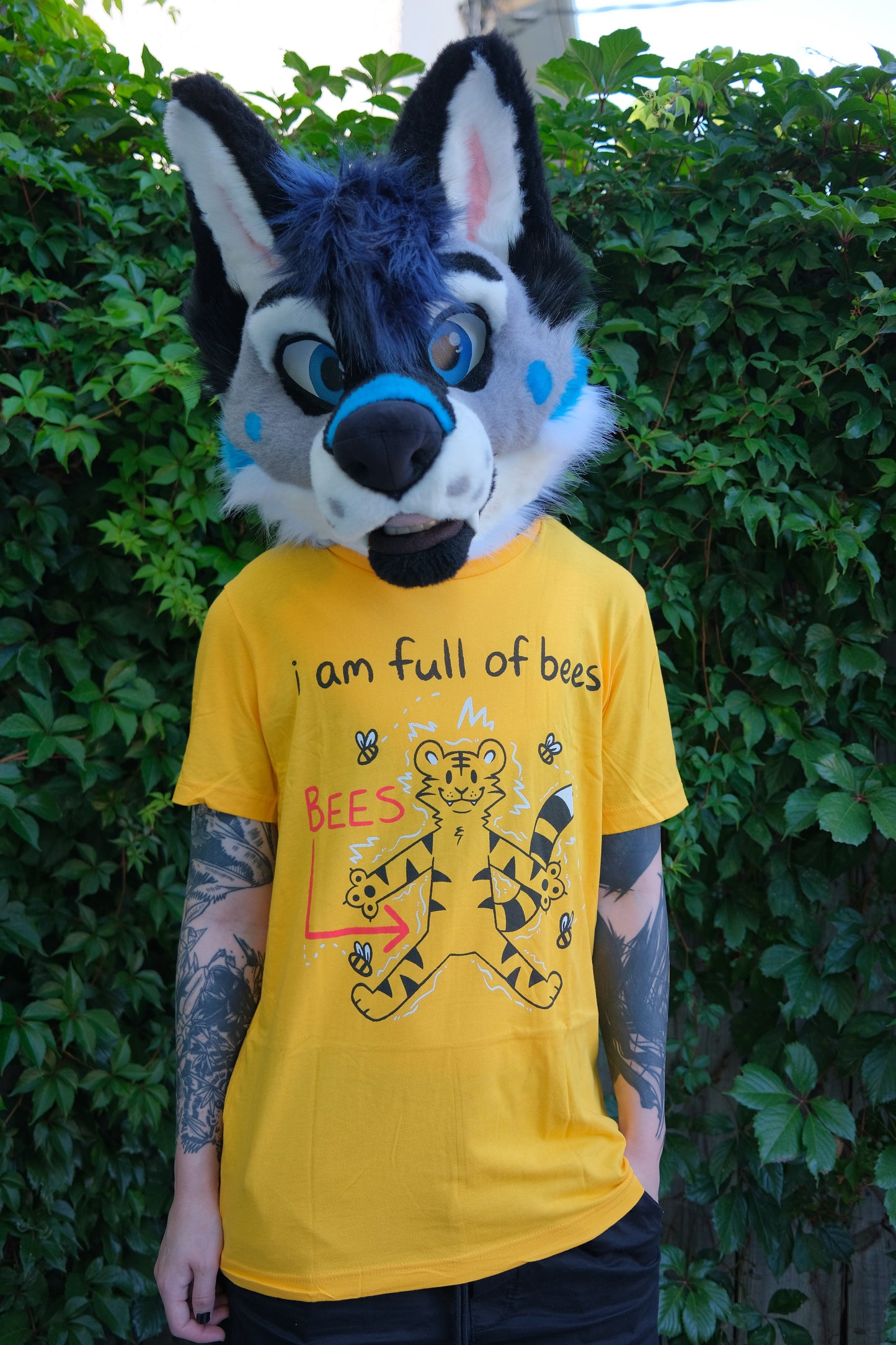 "i am full of bees" Unisex Tee